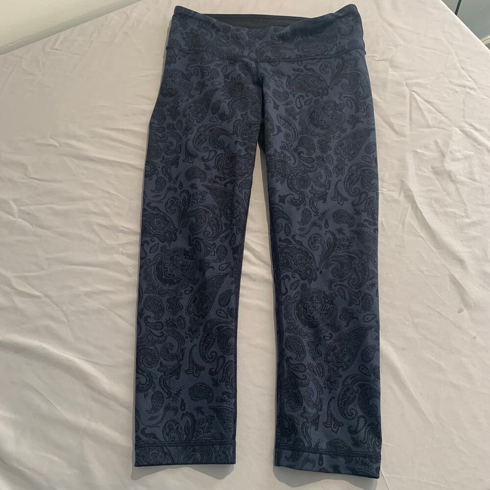 Lululemon Women’s Paisley Print Crop Leggings – Dark Gray/Black